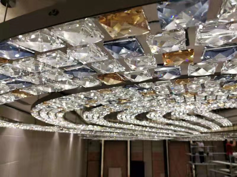 Illuminating Ambiance: Crafting Signature Glows for Your Eatery with Custom Pendant Lights